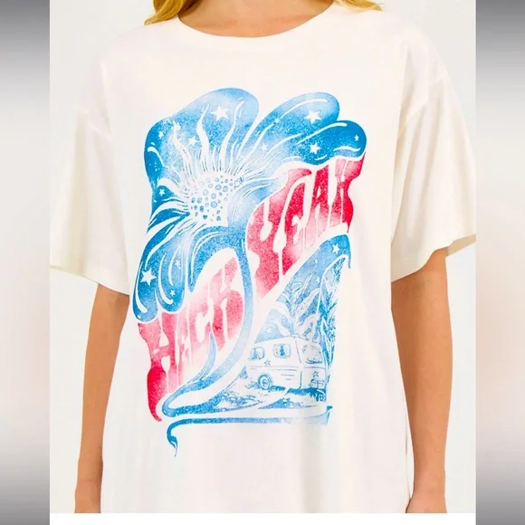 Lainey Wilson/Wrangler  “Heck Yeah” Tee - Picture 2 of 8